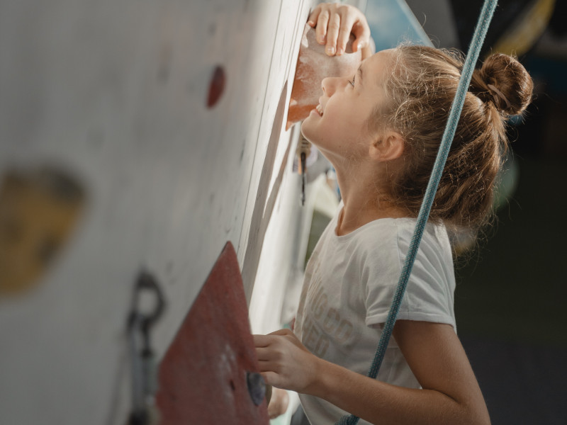 Escuela de escalada infantil en el rocódromo de Córdoba